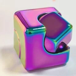 Metal Spinning Cube In Case